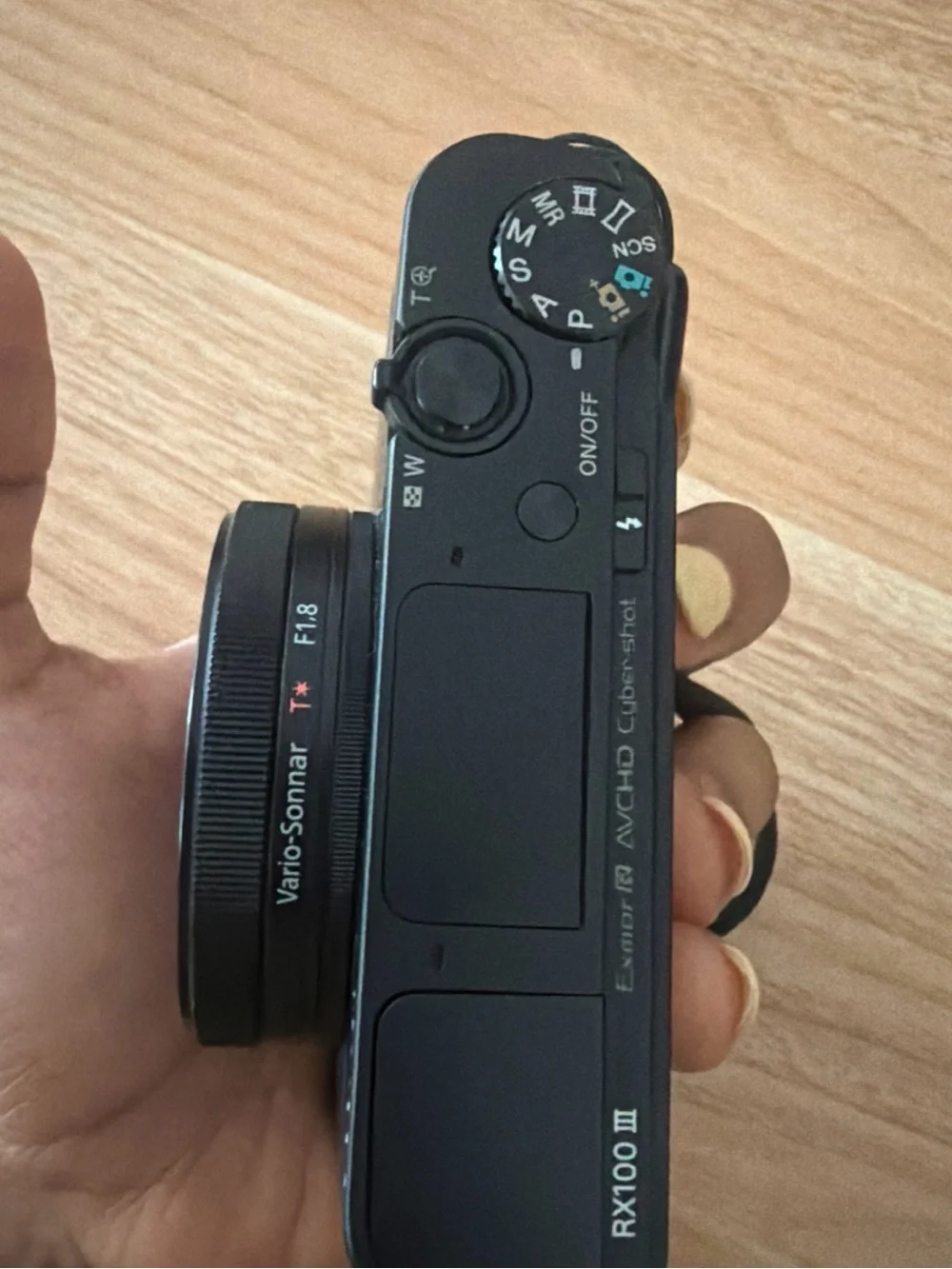 Sony Black Compact Digital Camera with Flip Screen